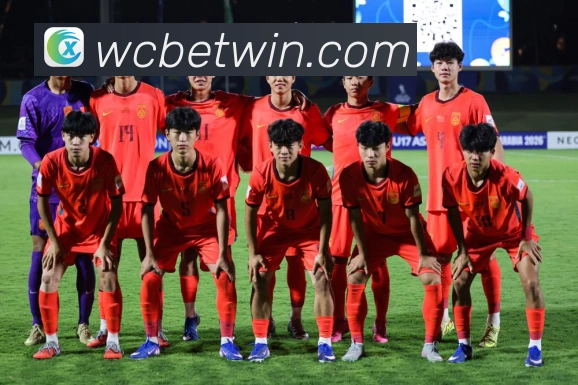 国家攀岩队走进校园分享挑战与坚持的向上力量故事成长观察 国家攀岩队走进校园分享挑战与坚持的向上力量故事成长观察