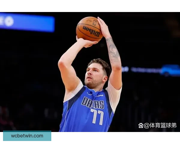 海斯20分钟8中8狂砍26分赛后直言东契奇别再领罚牌