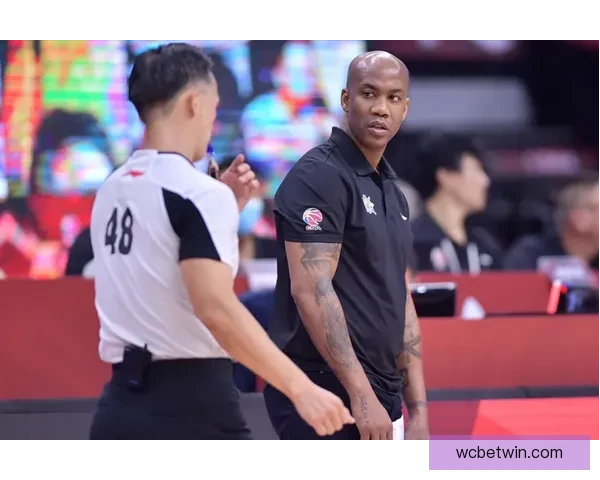 艾维情绪失控言行激烈引争议令人联想到马布里与凯-琼斯